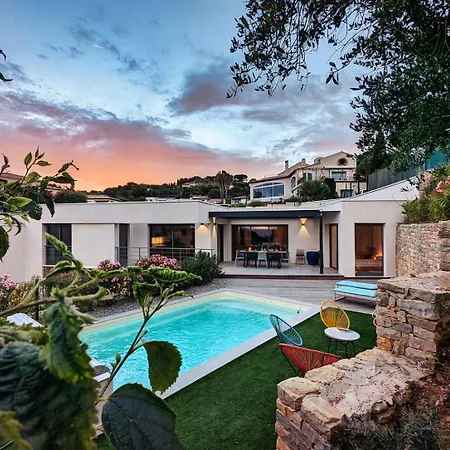 Lone Star Riviera - 5 Minutes Walk To The Villa *