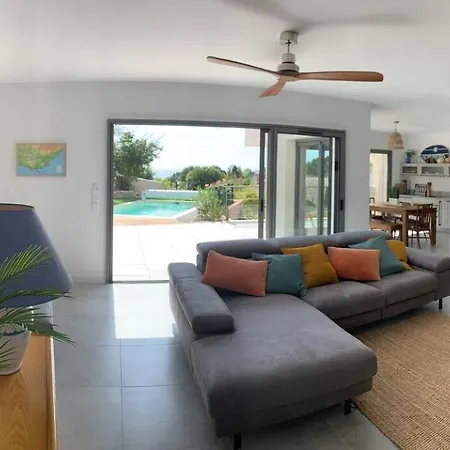 Lone Star Riviera - 5 Minutes Walk To The Villa *